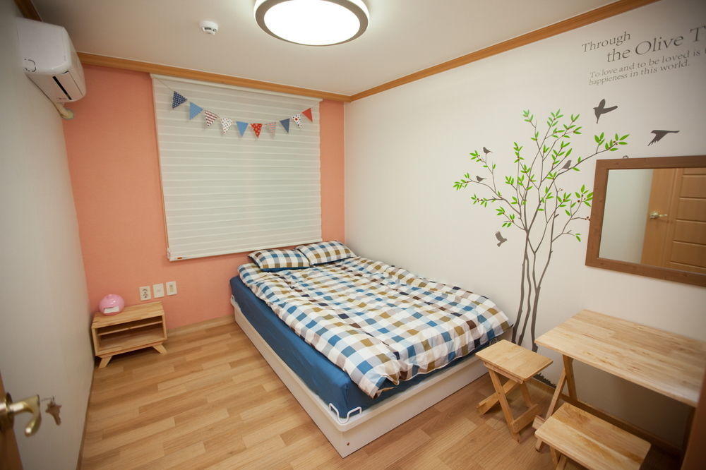 The Blossom Yeonnam Guesthouse Сеул Екстер'єр фото
